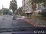 Новости: В Керчи на улице Кирова вода бьет фонтаном