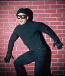 Новости: В Севастополе грабитель-неудачник всю ночь разбирал стену банка