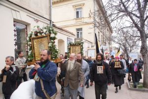 Новости: В Керчь прибыл Крестный ход, посвященный 65-летию Победы