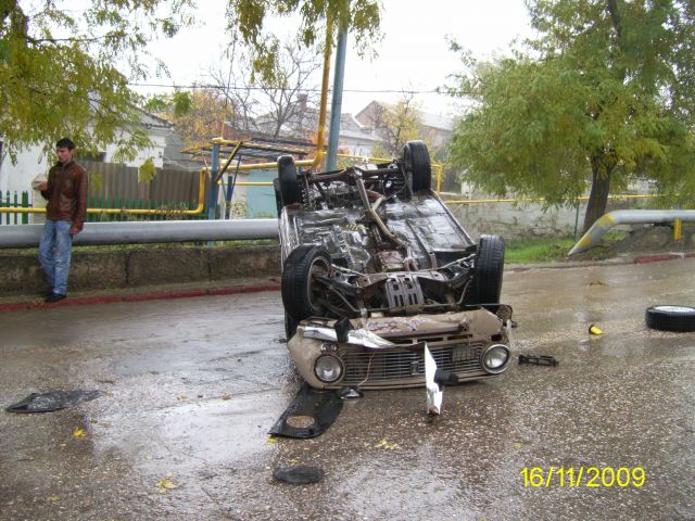 Новости: На ул. Годыны перевернулась машина (фото)