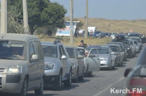 Новости » Общество: В Керчи на переправе в очереди 620 автомобилей