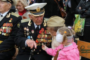 Новости » Общество: С начала года инвалиды и ветераны ВОВ получат соцподдержку