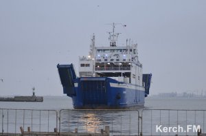 Новости » Общество: На Керченской переправе курсирует всего один паром