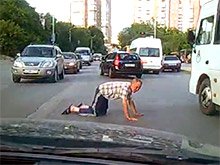 Ты репортер: В Керчи пешеходы переходят дорогу по-керченски