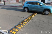 Новости » Общество: В Керчи возле детской больницы хотят установить светофор или «лежачего полицейского»