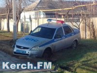 Новости » Криминал и ЧП: Под Керчью  полицейские стреляли в угонщика, который таранил их авто
