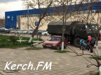 Ты репортер: В Керчи водители военных машин и фур разрушают дорогу и нарушают ПДД