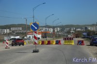 Новости » Общество: В Керчи на шоссе Героев Сталинграда частично перекрыли движение транспорта