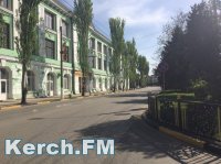 Новости » Общество: Центр Керчи перекрыли на час раньше