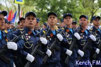 Новости » Общество: В Керчи прошел военный парад (фото)