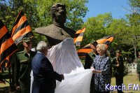 Новости » Общество: В Керчи открыли памятник генерал-полковнику ГРУ Мамсурову (видео)