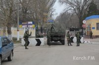 Новости » Права человека: Бывших крымчан-военнослужащих ВСУ отправляют официально увольняться в Украину