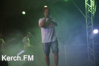 Новости » Общество: Для керчан выступила кавер-группа «Шнапс-Band»