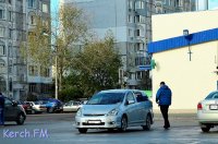 Новости » Криминал и ЧП: Керчане не поделили дорогу перед супермаркетом