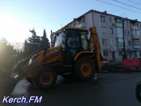 Новости » Общество: На Свердлова так и не сняли ограничения по движению транспорта