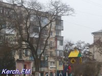 Новости » Общество: В Керчи поломали знак «Пешеходный переход» в районе Семи ветров