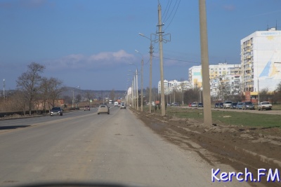 Новости » Общество: Керчане жалуются на грязные обочины