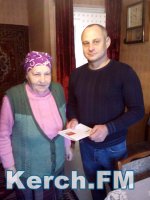 Новости » Общество: В Керчи ветеран Нина Лозина отметила свой 90-летний юбилей