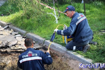 Новости » Общество: Коммунальщики Керчи повредили газовую трубу