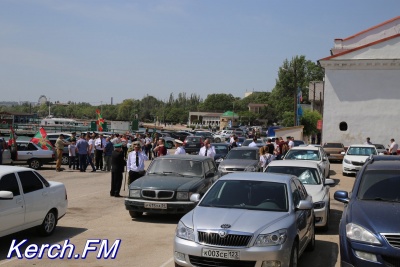 Новости » Общество: Десятки машин поучаствовали в автопробеге в День пограничника