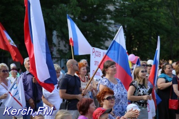 Новости » Общество: Керчан ждет пять концертов в честь Дня России (план мероприятий)