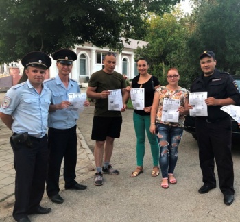 Новости » Общество: В Ленинском районе проходит акция «Стоп, мошенники!»