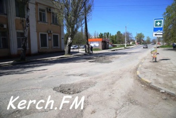 Новости » Общество: В Крыму начали использовать новую экспресс технологию по ремонту дорог