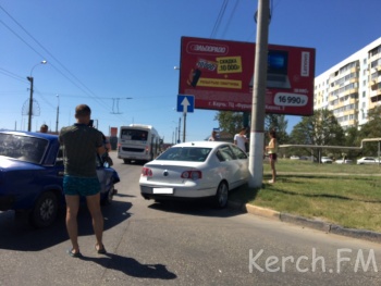 Новости » Криминал и ЧП: Видео момента сегодняшней аварии на Ворошилова от первого лица