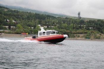 Новости » Общество: В Керчи в море на Сморжевского спасли жителя Тверской области