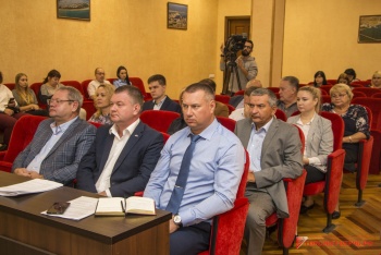 Новости » Общество: Бороздин рассказал об освоении бюджета Керчи