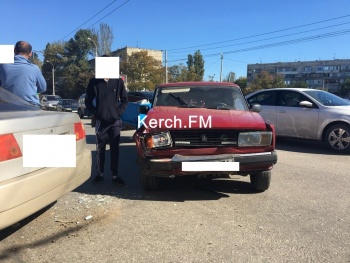 Новости » Криминал и ЧП: В Керчи на автовокзале столкнулись «ВАЗ» и «Chery»