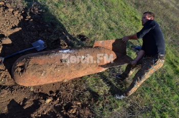 Новости » Общество: В Аджимушкае нашли огромные взрывоопасные предметы