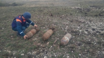 Новости » Общество: В Ленинском районе нашли четыре авиабомбы