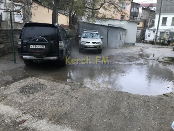 Новости » Коммуналка: Многоэтажка  по Ленина, 28 в Керчи осталось без отопления