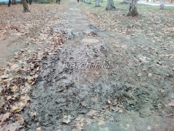 Новости » Общество: Пешеходная дорожка в Аршинцево - полностью в грязи