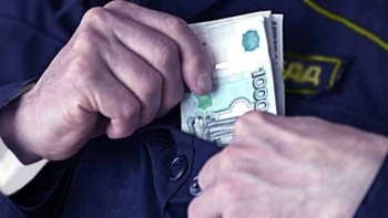 Новости » Криминал и ЧП: В Крыму дали условный срок офицеру за взятку сотруднику ГИБДД