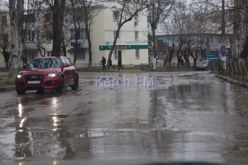 Новости » Коммуналка: В Керчи – одна из самых изношенных сетей водоснабжения