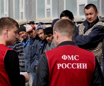 Новости » Общество: Керчанке дали четыре месяца условно за жилье для нелегального мигранта