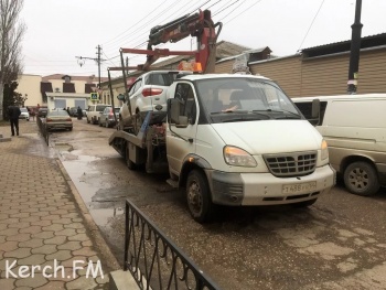 Новости » Общество: Керчане не понимают, почему в совещании с Аксеновым не подняли вопрос парковок