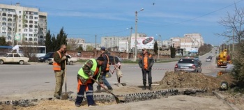 Новости » Общество: Ямы на дорогах Керчи ремонтируют за семь миллионов