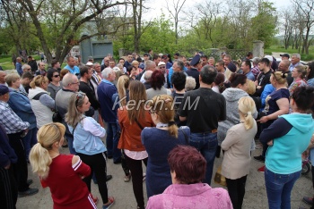 Новости » Общество: Жители Багерово вышли на митинг, они готовы перекрыть дорогу