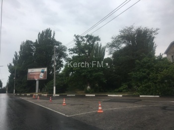 Новости » Общество: В Керчи частично перекрыли Адмиралтейский проезд