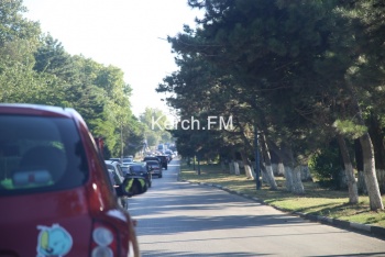 Новости » Общество: Аршинцево так и будет стоять вечно в пробке?