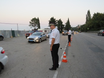 Новости » Общество: За выходные сотрудники ГИБДД поймали почти 90 пьяных водителей в Крыму