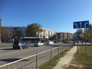 Новости » Общество: В Керчи на Мирошника-Еременко не работает светофор