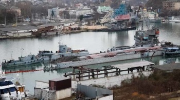 Новости » Общество: Затонувший в Севастополе док поднимут и утилизируют в начале 2020 года