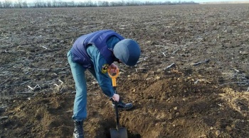 Новости » Общество: В Ленинском районе пиротехники уничтожили два снаряда времен ВОВ