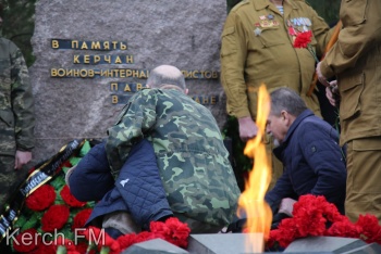 Новости » Общество: В Керчи отмечают 31-ю годовщину вывода войск из Афганистана