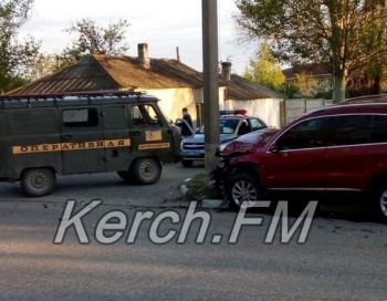 Новости » Общество: Сотрудники КРЭС и МЧС ликвидировали последствия вчерашней аварии на Кирова