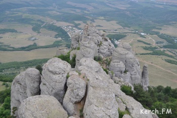 Новости » Общество: В крымских горах спасли потерявшуюся девушку